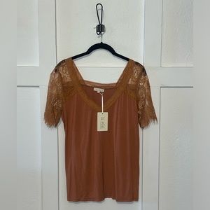 La Miel Women’s Laced Sleeve Boutique Top Size Small